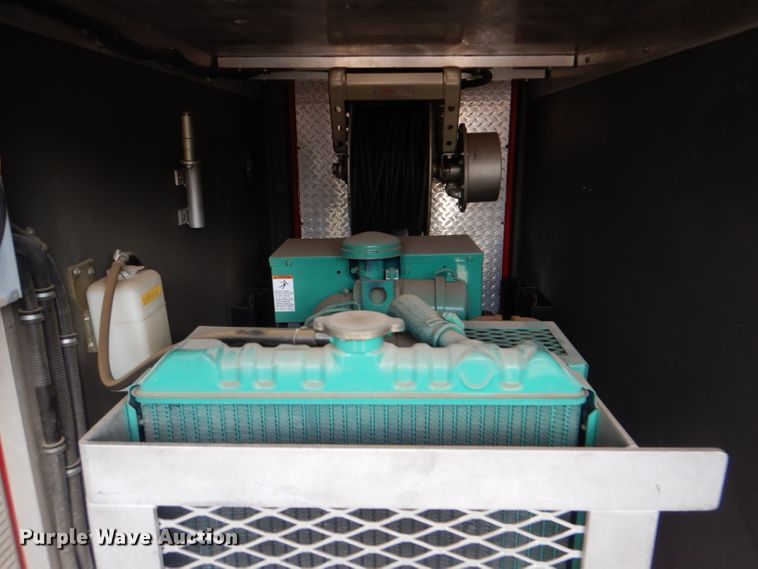 image for item DI2386 1995 Nissan 1800E rescue vehicle