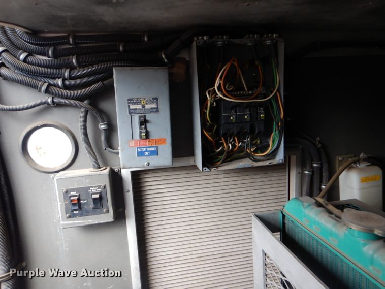 image for item DI2386 1995 Nissan 1800E rescue vehicle