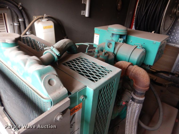 image for item DI2386 1995 Nissan 1800E rescue vehicle