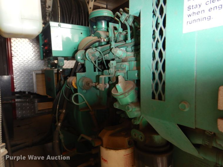 image for item DI2386 1995 Nissan 1800E rescue vehicle