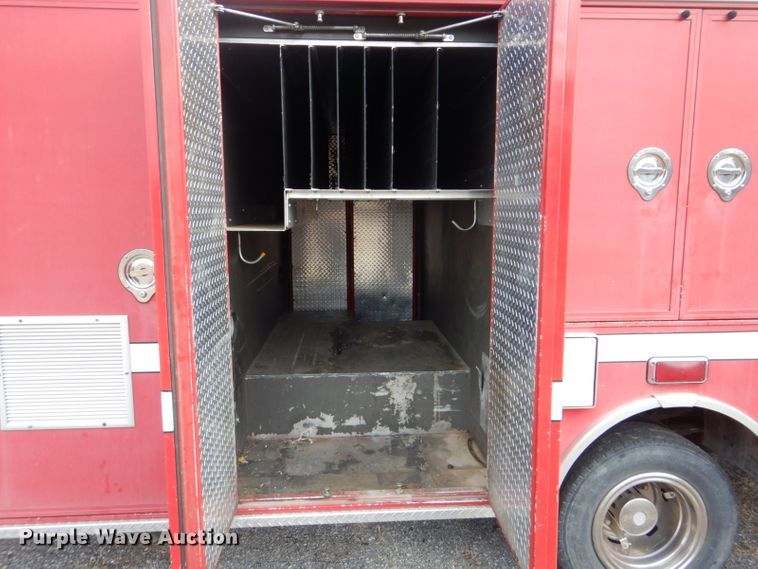 image for item DI2386 1995 Nissan 1800E rescue vehicle