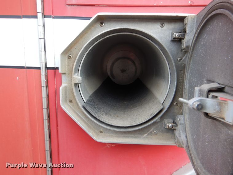 image for item DI2386 1995 Nissan 1800E rescue vehicle