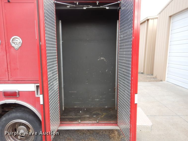 image for item DI2386 1995 Nissan 1800E rescue vehicle