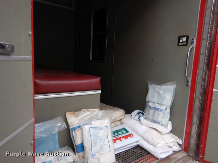 image for item DI2386 1995 Nissan 1800E rescue vehicle