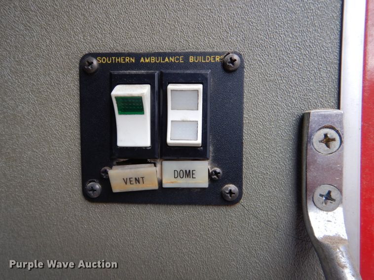 image for item DI2386 1995 Nissan 1800E rescue vehicle