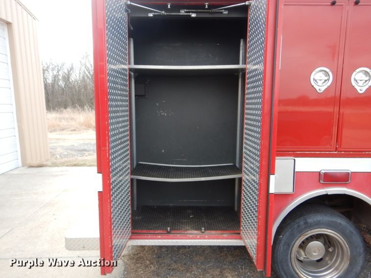 image for item DI2386 1995 Nissan 1800E rescue vehicle