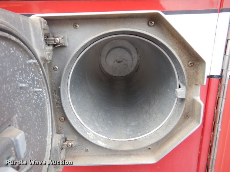 image for item DI2386 1995 Nissan 1800E rescue vehicle