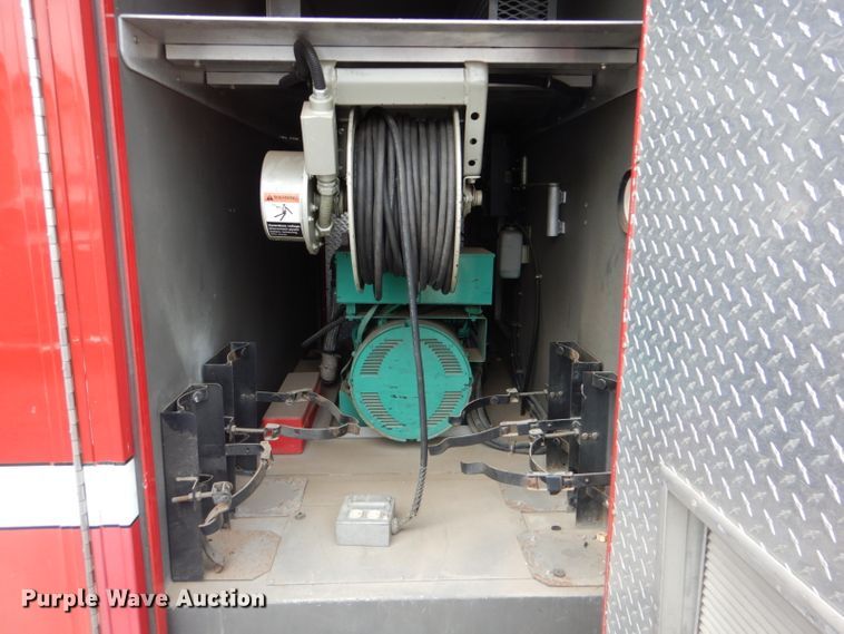 image for item DI2386 1995 Nissan 1800E rescue vehicle