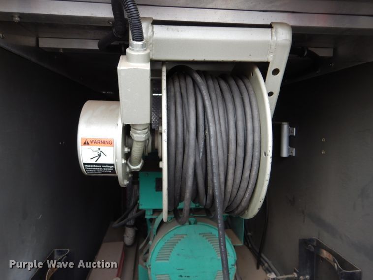 image for item DI2386 1995 Nissan 1800E rescue vehicle