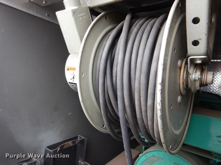 image for item DI2386 1995 Nissan 1800E rescue vehicle