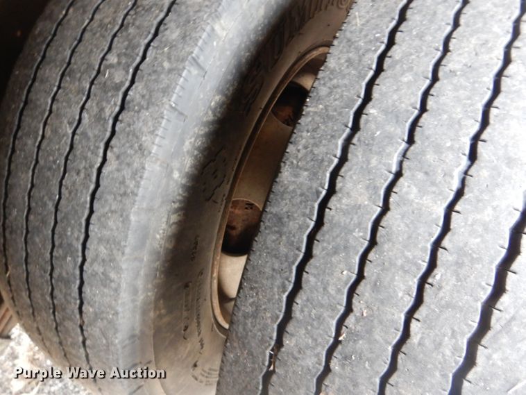 image for item DI2386 1995 Nissan 1800E rescue vehicle