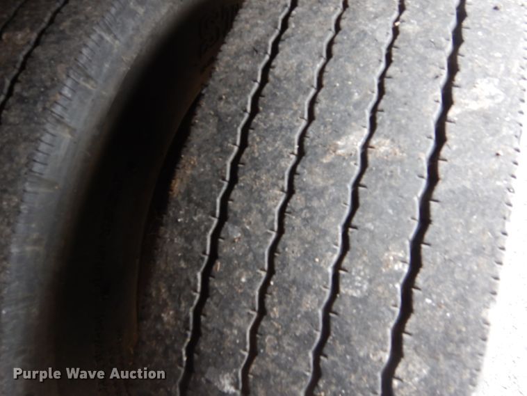 image for item DI2386 1995 Nissan 1800E rescue vehicle