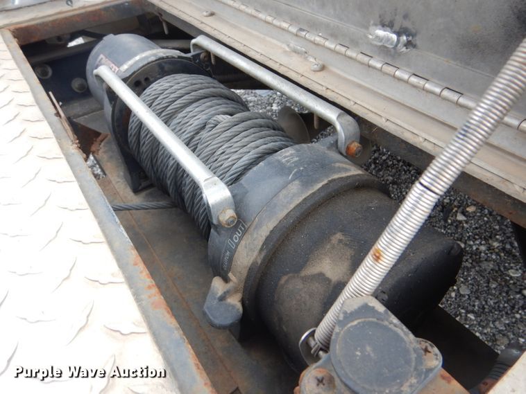 image for item DI2386 1995 Nissan 1800E rescue vehicle