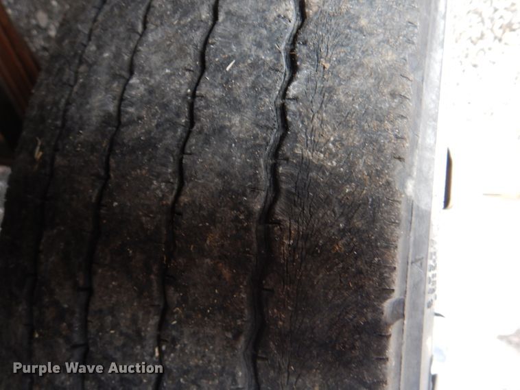 image for item DI2386 1995 Nissan 1800E rescue vehicle