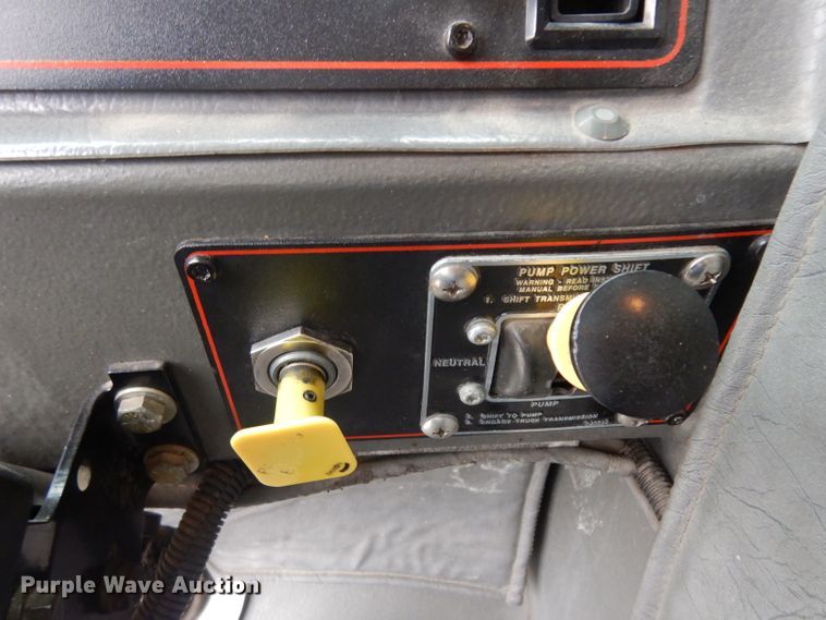 image for item ER9978 2000 Emergency One pumper fire truck