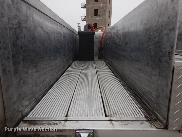 image for item ER9978 2000 Emergency One pumper fire truck