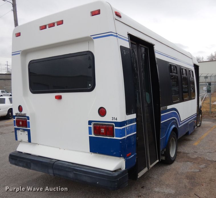 image for item ER9982 1999 Ford E450 Super Duty shuttle bus