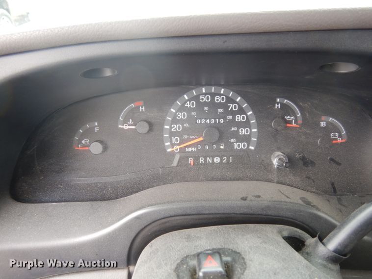 image for item ER9982 1999 Ford E450 Super Duty shuttle bus