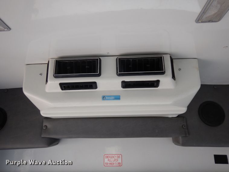 image for item ER9982 1999 Ford E450 Super Duty shuttle bus