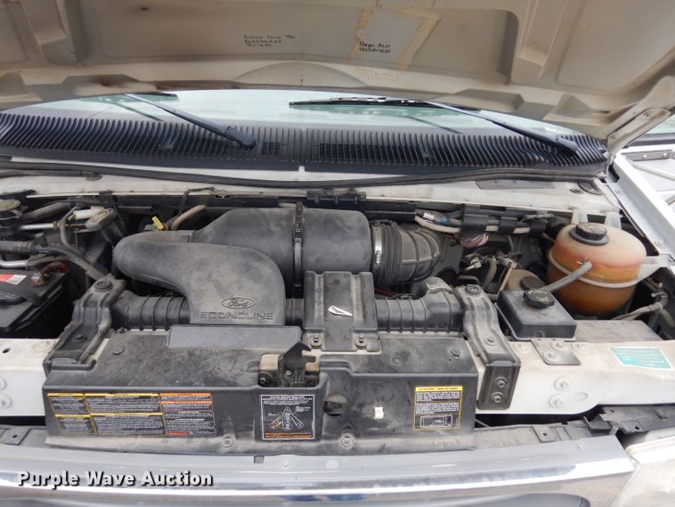 image for item ER9982 1999 Ford E450 Super Duty shuttle bus