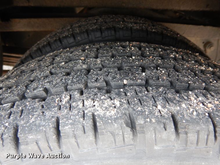 image for item ER9982 1999 Ford E450 Super Duty shuttle bus