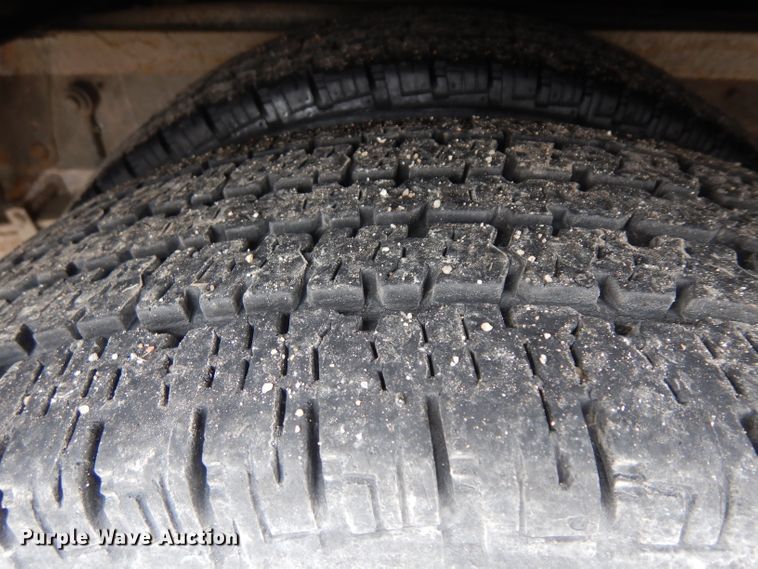 image for item ER9982 1999 Ford E450 Super Duty shuttle bus