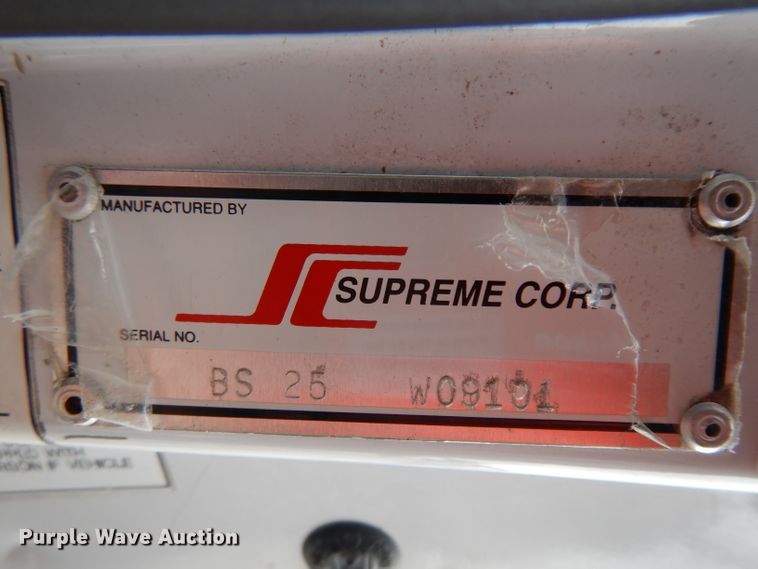 image for item ER9982 1999 Ford E450 Super Duty shuttle bus