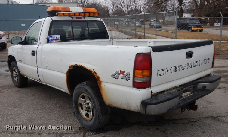 image for item ER9984 2002 Chevrolet Silverado 1500 pickup truck