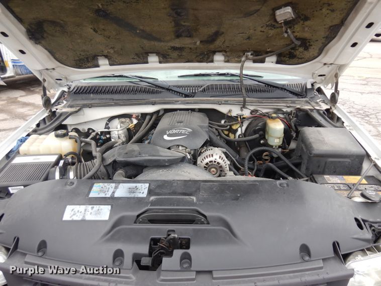 image for item ER9984 2002 Chevrolet Silverado 1500 pickup truck