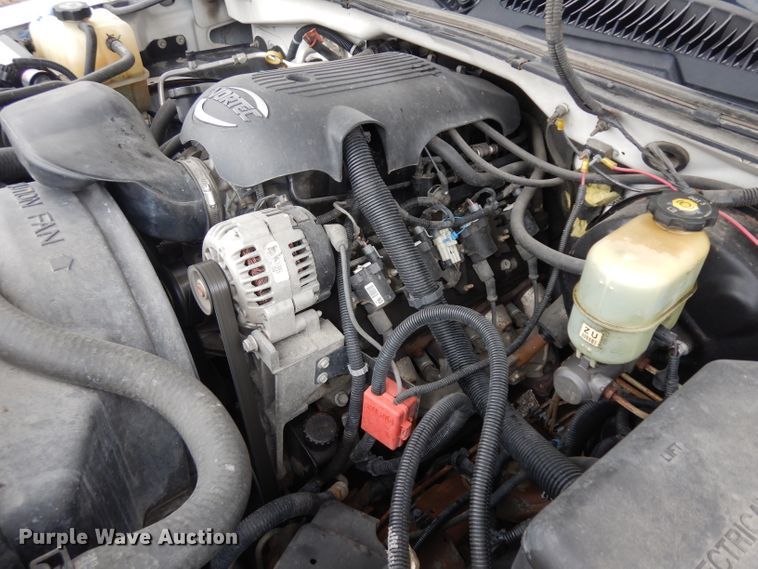 image for item ER9984 2002 Chevrolet Silverado 1500 pickup truck