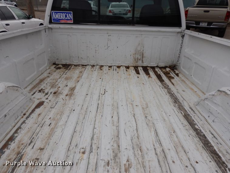 image for item ER9984 2002 Chevrolet Silverado 1500 pickup truck