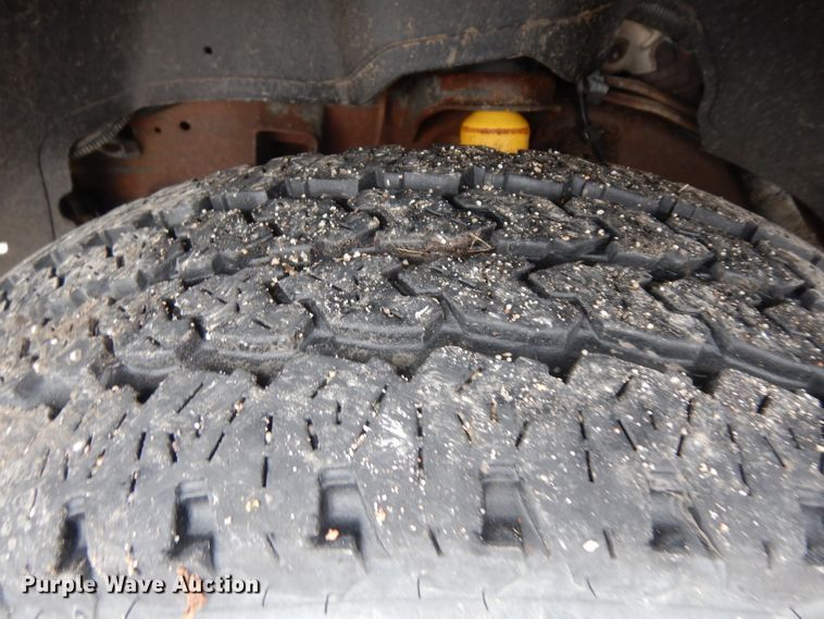 image for item ER9984 2002 Chevrolet Silverado 1500 pickup truck