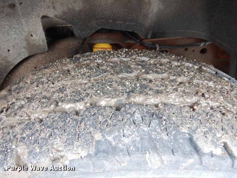 image for item ER9984 2002 Chevrolet Silverado 1500 pickup truck