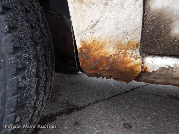 image for item ER9984 2002 Chevrolet Silverado 1500 pickup truck