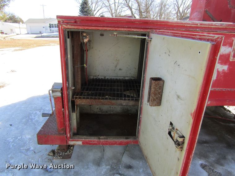 image for item FD9381 1999 Knapheide service bed