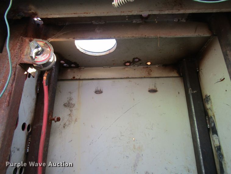 image for item FD9381 1999 Knapheide service bed