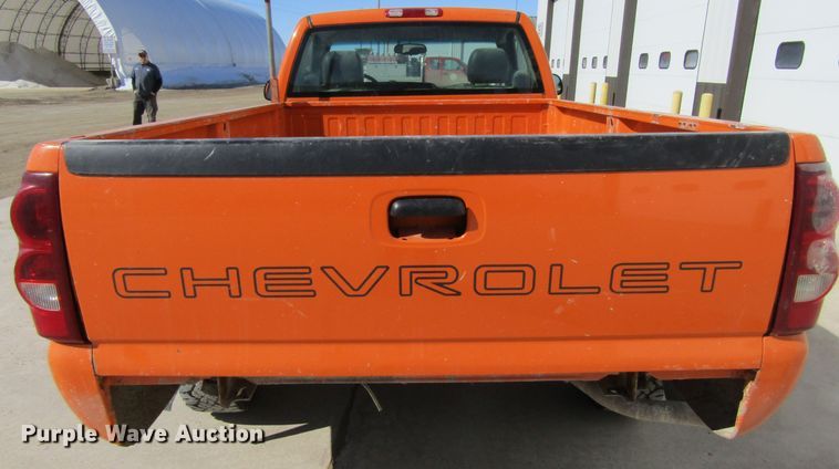 image for item FD9382 2003 Chevrolet Silverado 1500 pickup truck