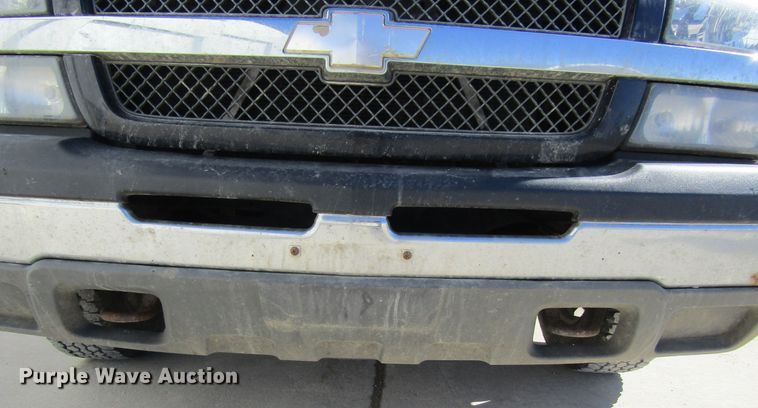 image for item FD9382 2003 Chevrolet Silverado 1500 pickup truck