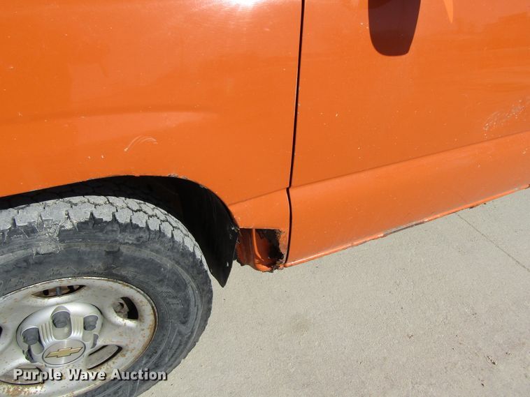 image for item FD9382 2003 Chevrolet Silverado 1500 pickup truck