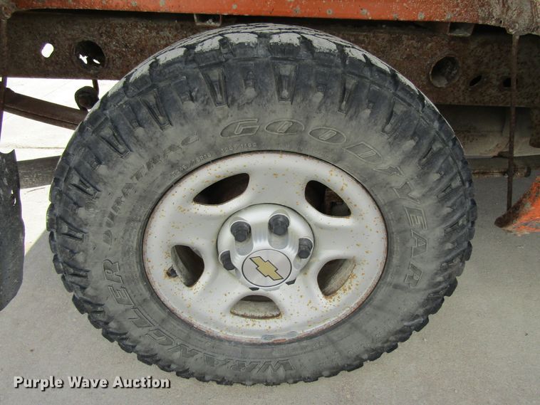 image for item FD9382 2003 Chevrolet Silverado 1500 pickup truck