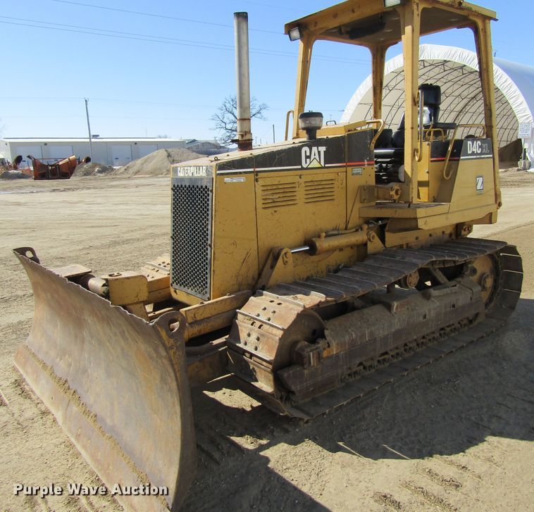 image for item FD9383 1994 Caterpillar D4C Series III dozer