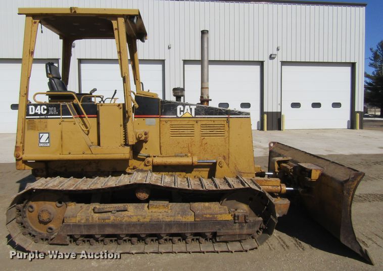 image for item FD9383 1994 Caterpillar D4C Series III dozer