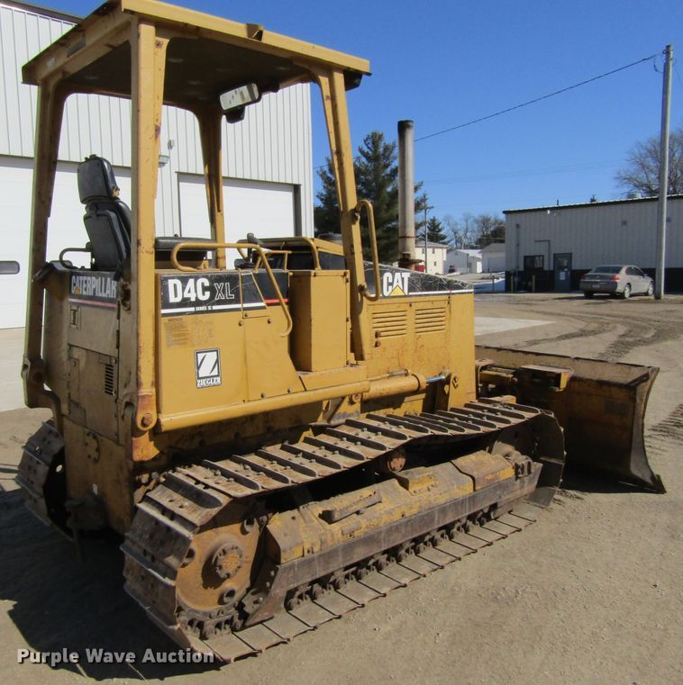 image for item FD9383 1994 Caterpillar D4C Series III dozer