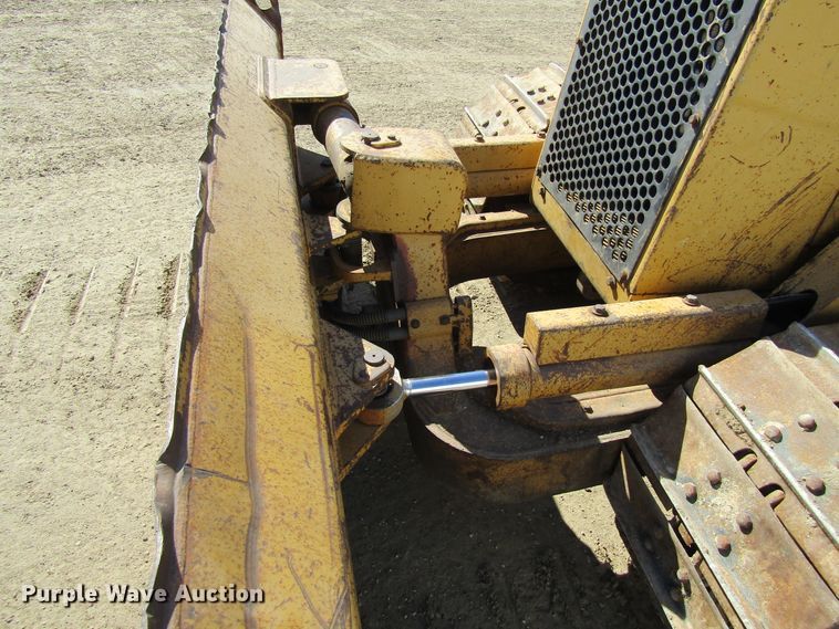 image for item FD9383 1994 Caterpillar D4C Series III dozer