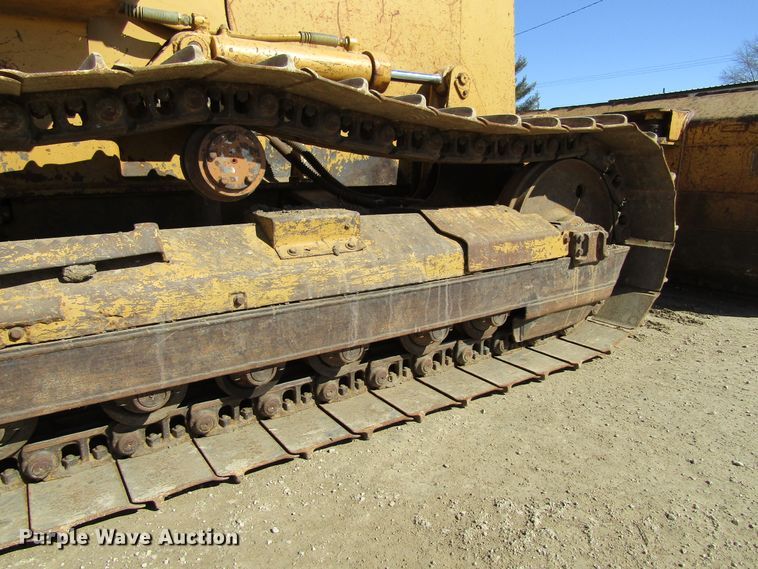 image for item FD9383 1994 Caterpillar D4C Series III dozer