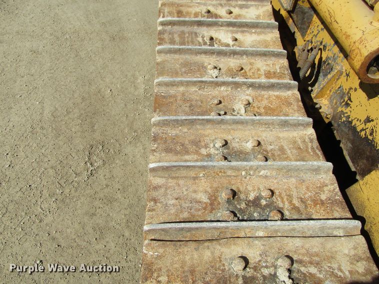 image for item FD9383 1994 Caterpillar D4C Series III dozer