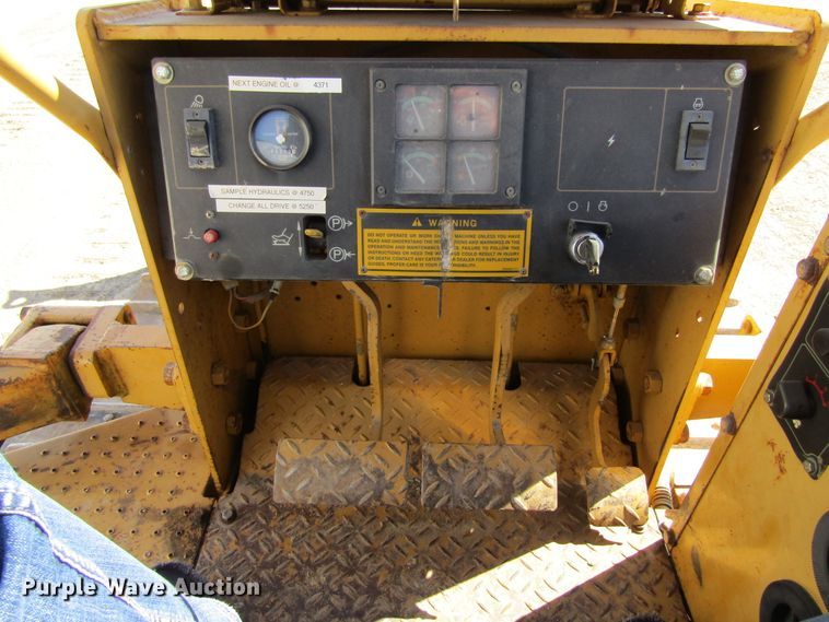 image for item FD9383 1994 Caterpillar D4C Series III dozer