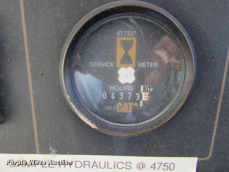 image for item FD9383 1994 Caterpillar D4C Series III dozer