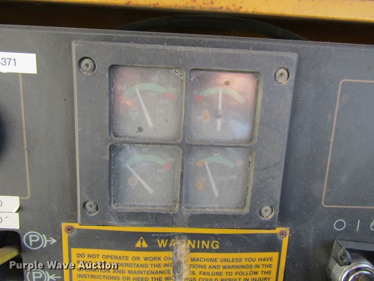 image for item FD9383 1994 Caterpillar D4C Series III dozer