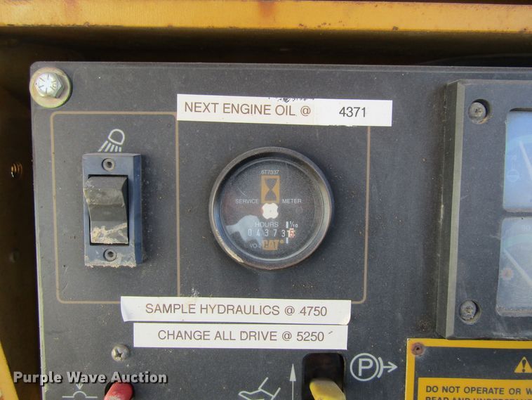 image for item FD9383 1994 Caterpillar D4C Series III dozer